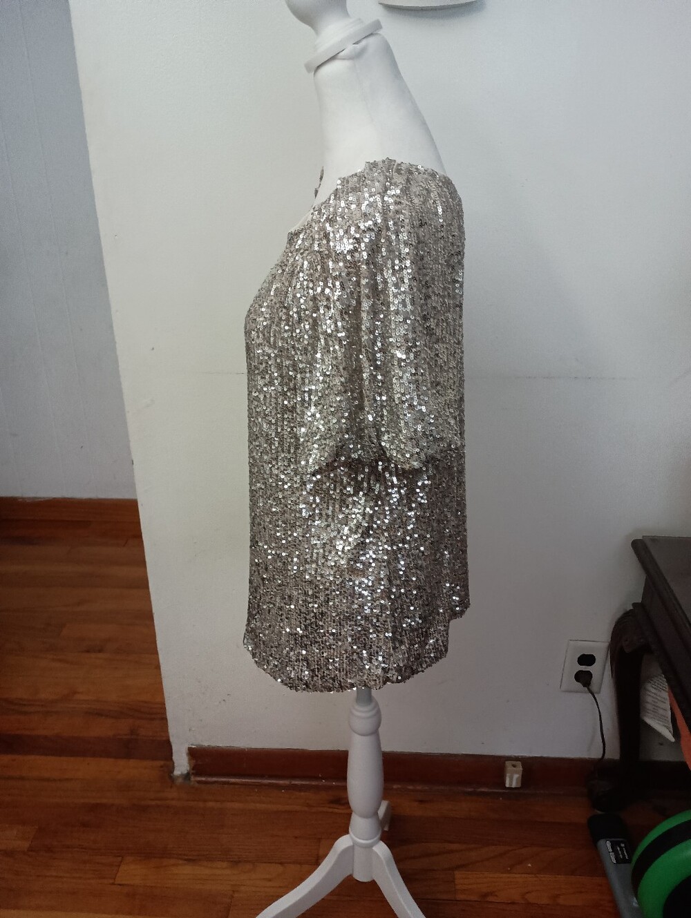 NWT Fancy Silver Sequin Puff-Sleeve Women’s Cable & Gauge Top Medium - Picture 3 of 13